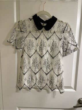 Dorothy Perkins White Lace Short Sleeve Top with Black Peter Pan Collar